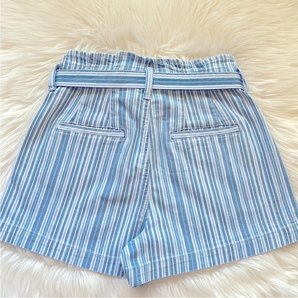 American Eagle Paperbag Denim Mom Short - Picture 2 of 4